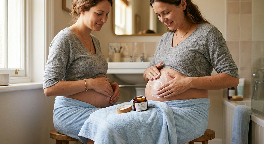 Femme enceinte appliquant une creme anti-vergetures sur son ventre
