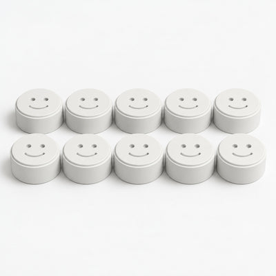 Pack de cache-prises rotatifs Securidou, sur fond blanc