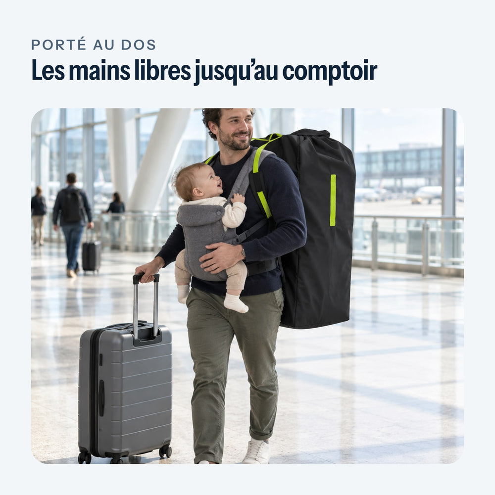 Parent à l’aéroport, sac de transport poussette porté au dos